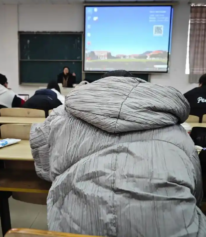 大学生.png